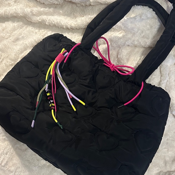 Betsey Johnson BUNGEE JUMP NYLON TOTE - Picture 1 of 5